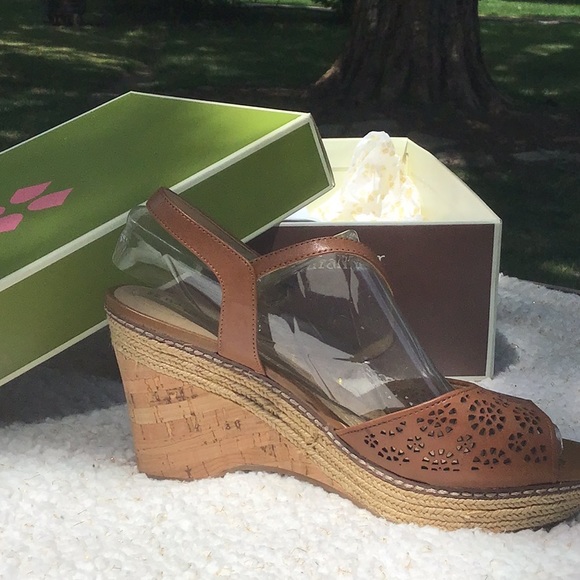 Naturalizer Shoes - “Naturalizer” Sandals w/small wedge “EC”